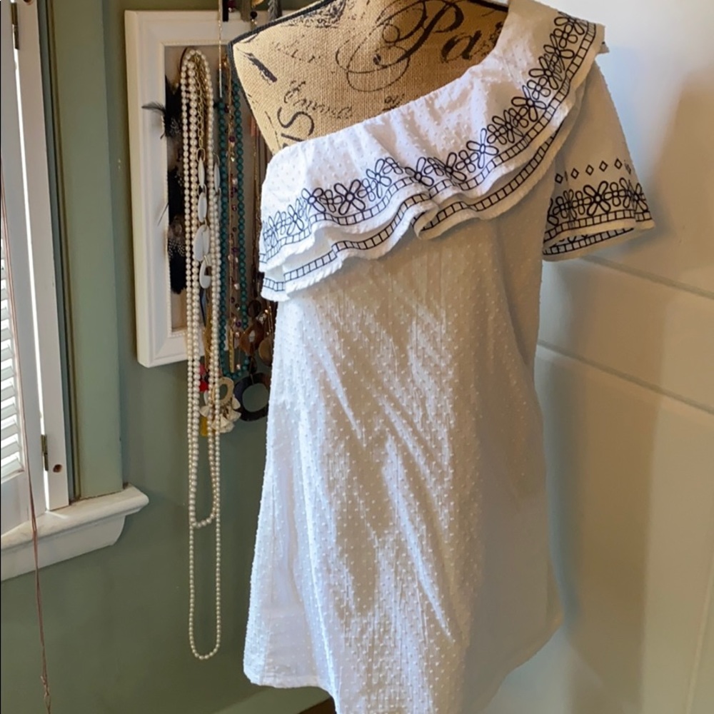 NWT Adorable One shoulder ruffle dress